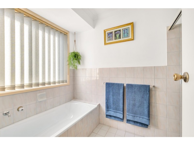 5 Anita Court, Woodcroft SA 5162