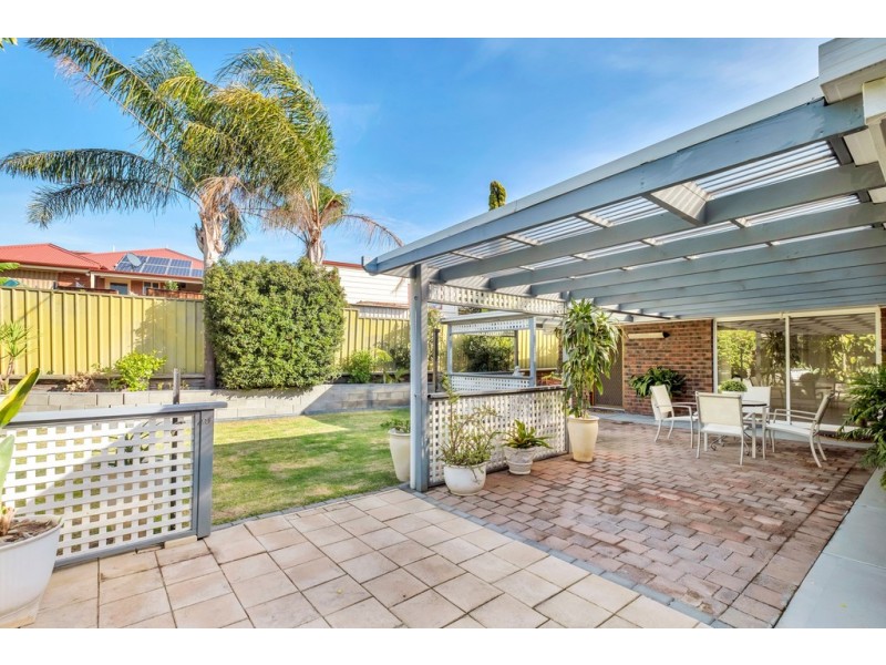 5 Anita Court, Woodcroft SA 5162