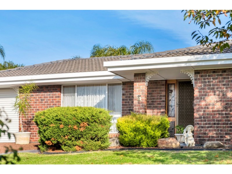 5 Anita Court, Woodcroft SA 5162