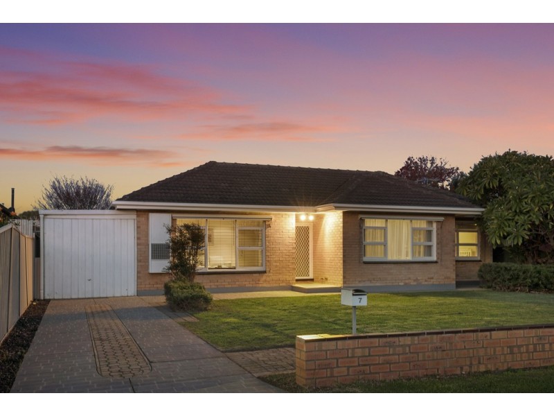 7 Ballara Avenue, Warradale SA 5046