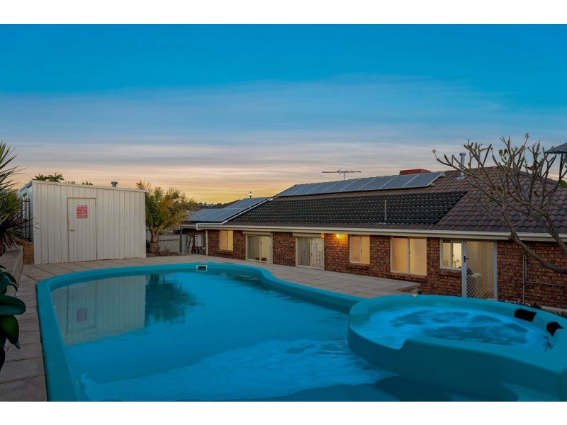 17 Marla Crescent, Noarlunga Downs SA 5168