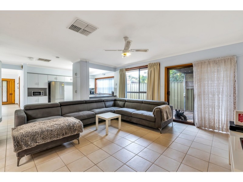 5a Lefkas Court, Seaton SA 5023