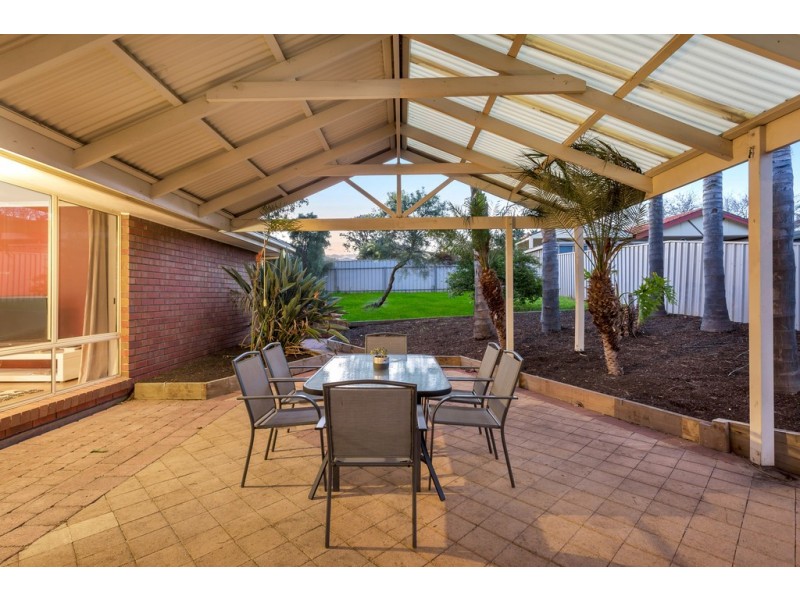 24 Buccaneer Drive, Seaford Rise SA 5169