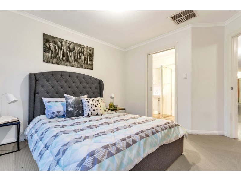 24 Buccaneer Drive, Seaford Rise SA 5169