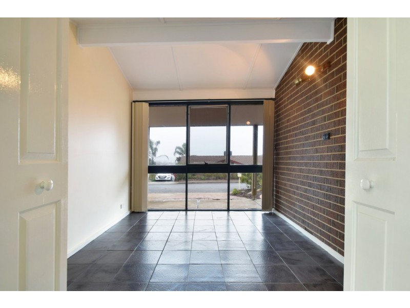 35 Dianne Street, Happy Valley SA 5159