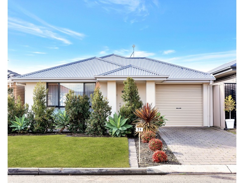 39 Sovereign Drive, Woodcroft SA 5162
