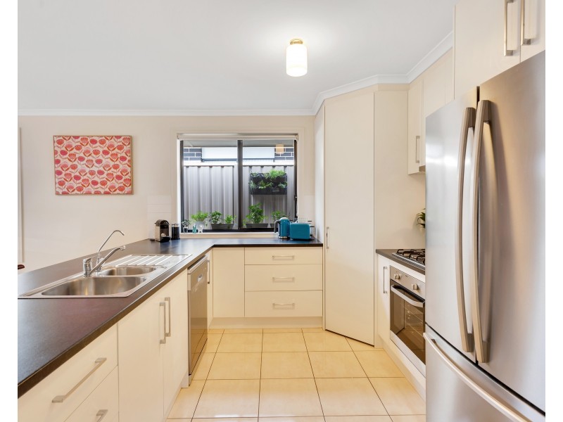 39 Sovereign Drive, Woodcroft SA 5162