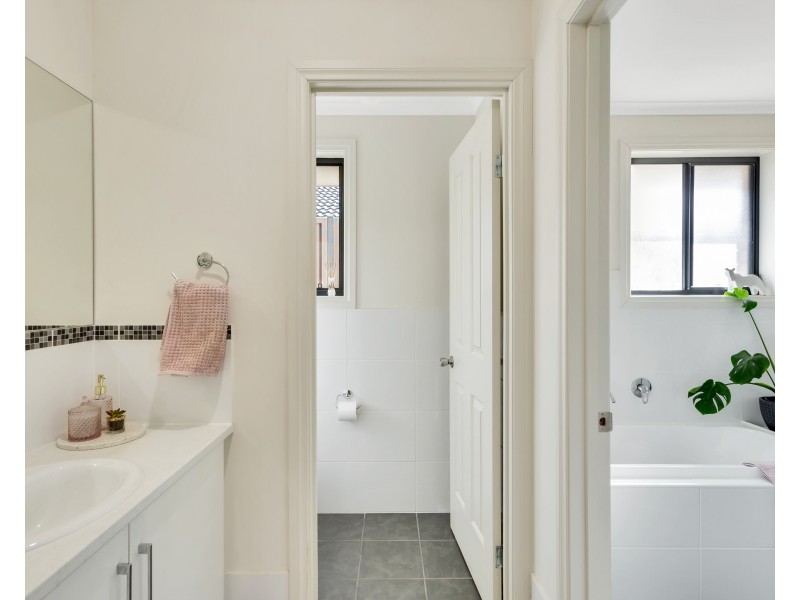 39 Sovereign Drive, Woodcroft SA 5162