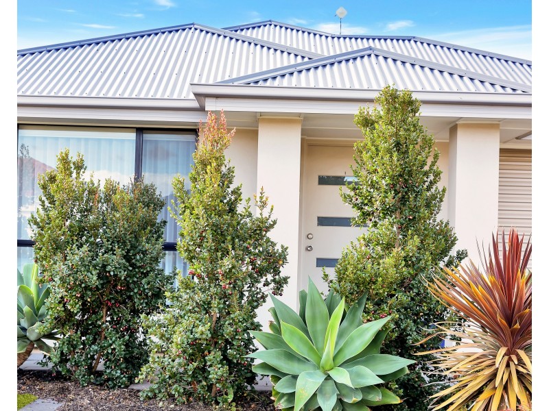 39 Sovereign Drive, Woodcroft SA 5162