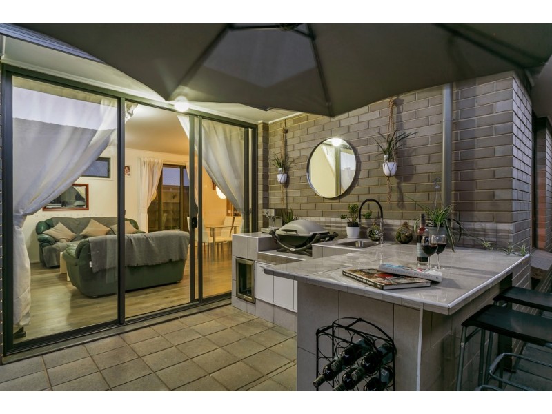 17 Hindmarsh Street, Seaford Heights SA 5169