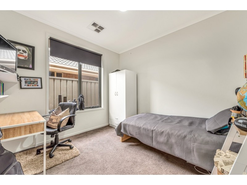 17 Hindmarsh Street, Seaford Heights SA 5169