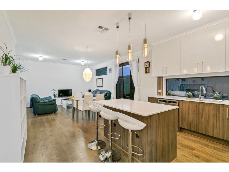 17 Hindmarsh Street, Seaford Heights SA 5169