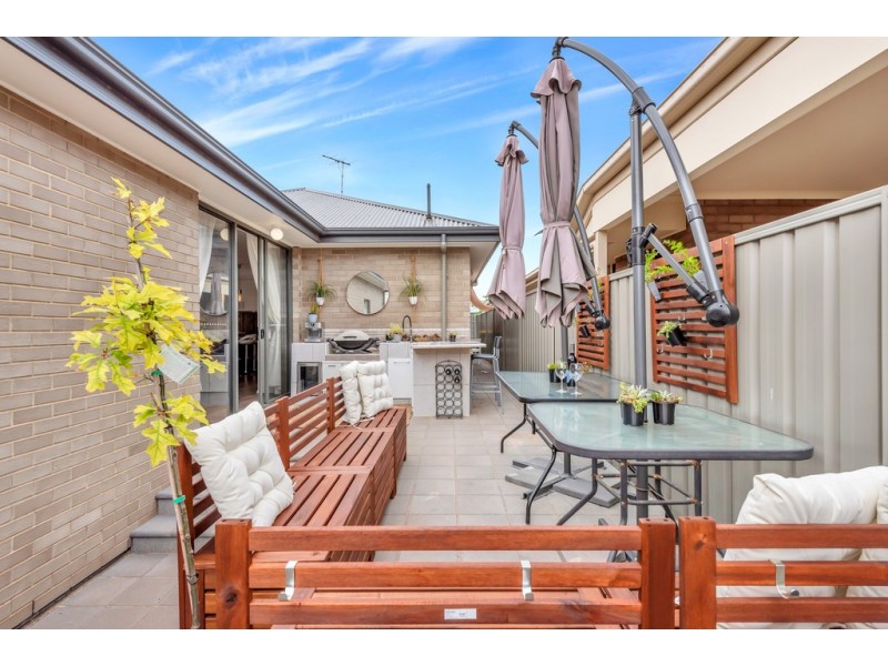 17 Hindmarsh Street, Seaford Heights SA 5169