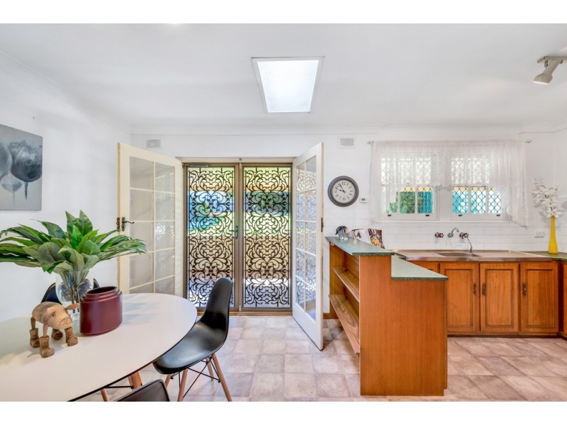 4 Acre Avenue, Morphett Vale SA 5162