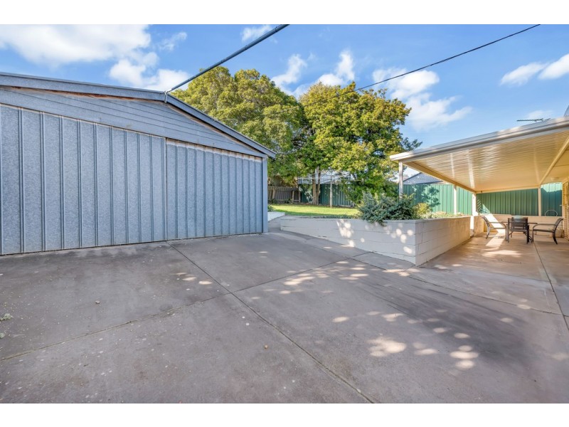 4 Acre Avenue, Morphett Vale SA 5162