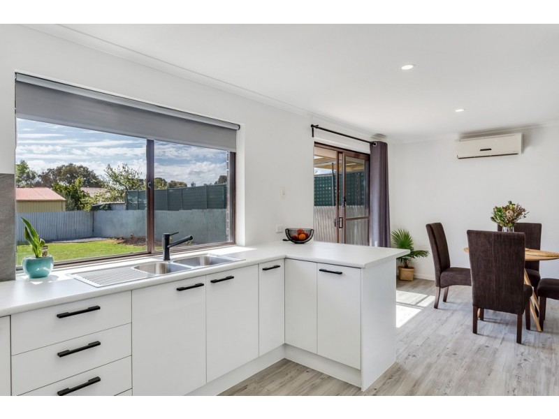 2 Rothschild Street, Woodcroft SA 5162