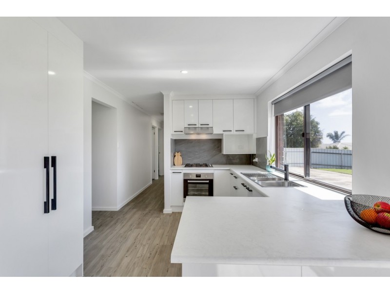 2 Rothschild Street, Woodcroft SA 5162
