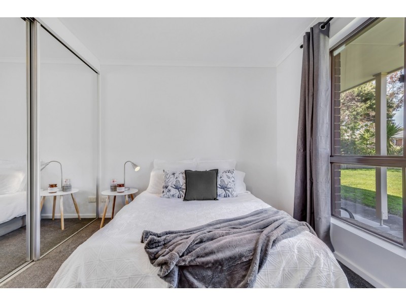 2 Rothschild Street, Woodcroft SA 5162