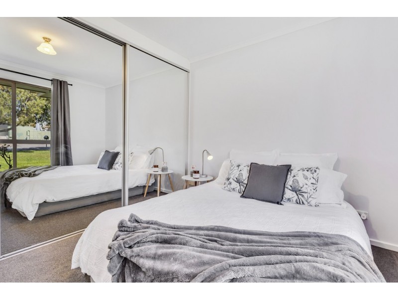 2 Rothschild Street, Woodcroft SA 5162