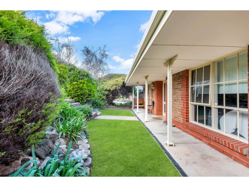 23 Coorabie Crescent, Hallett Cove SA 5158