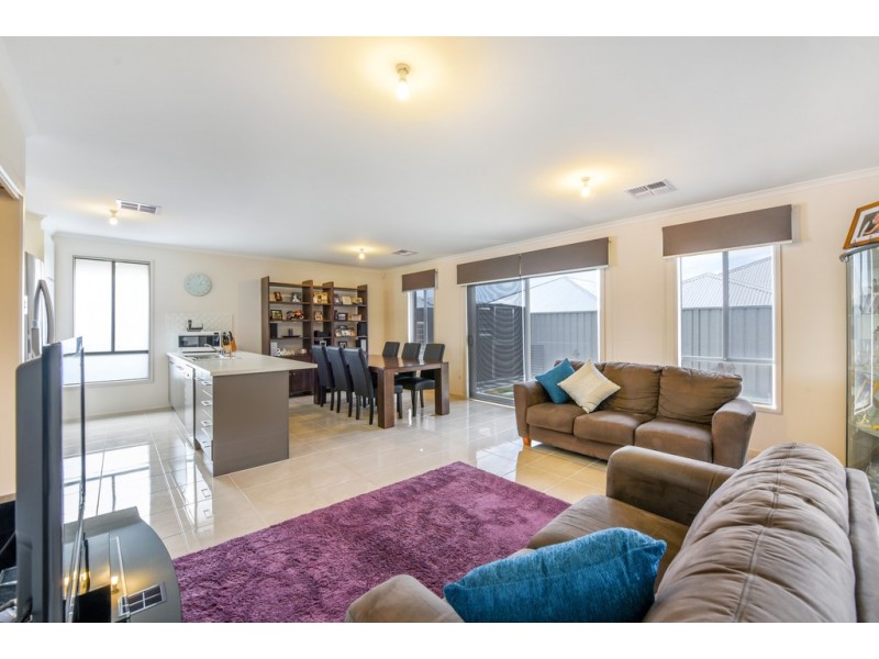 31 Sunrise Drive, Woodcroft SA 5162