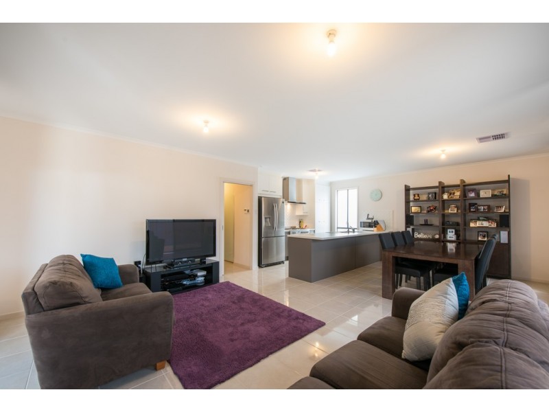 31 Sunrise Drive, Woodcroft SA 5162