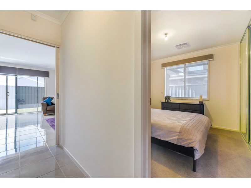 31 Sunrise Drive, Woodcroft SA 5162