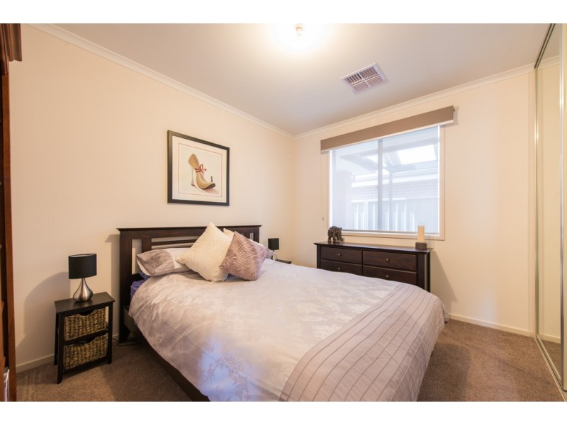 31 Sunrise Drive, Woodcroft SA 5162