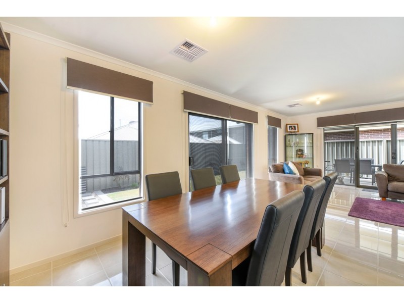 31 Sunrise Drive, Woodcroft SA 5162