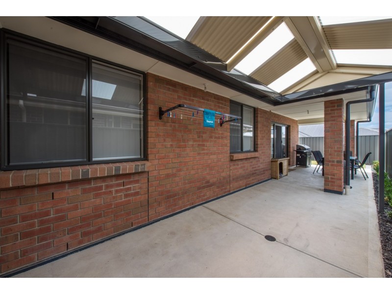 31 Sunrise Drive, Woodcroft SA 5162