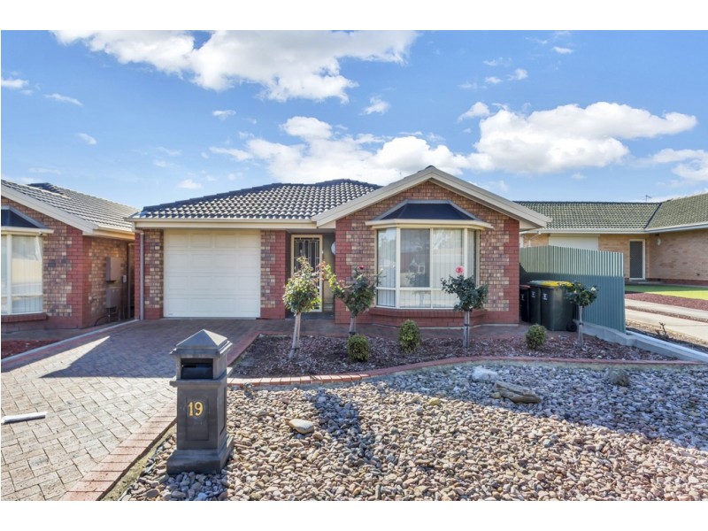 19 Dianne Street, Happy Valley SA 5159