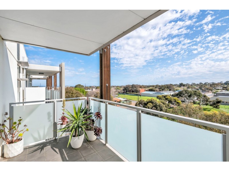 21/2 Ochre Place, Christie Downs SA 5164
