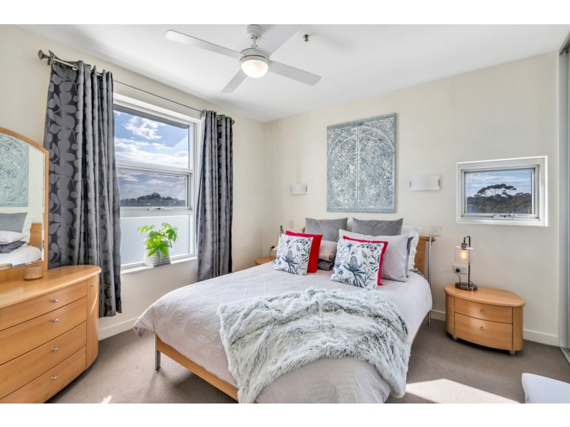 21/2 Ochre Place, Christie Downs SA 5164