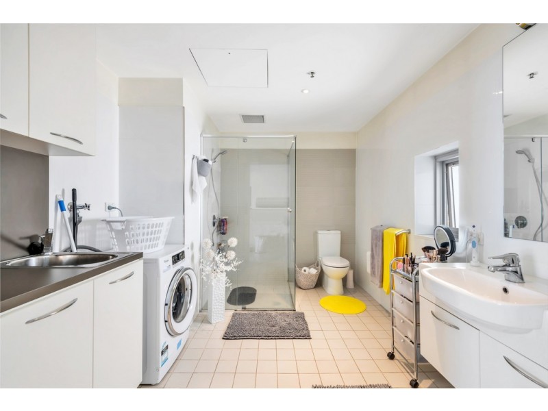 21/2 Ochre Place, Christie Downs SA 5164