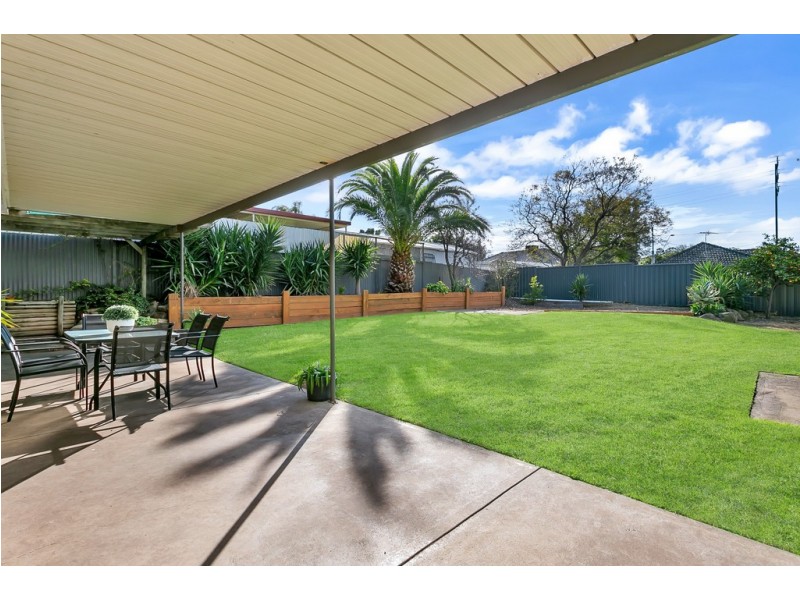 15 Emerald Road, Morphett Vale SA 5162