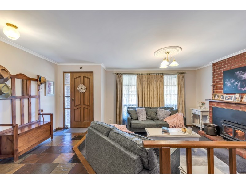 9 Banksia Road, Aberfoyle Park SA 5159