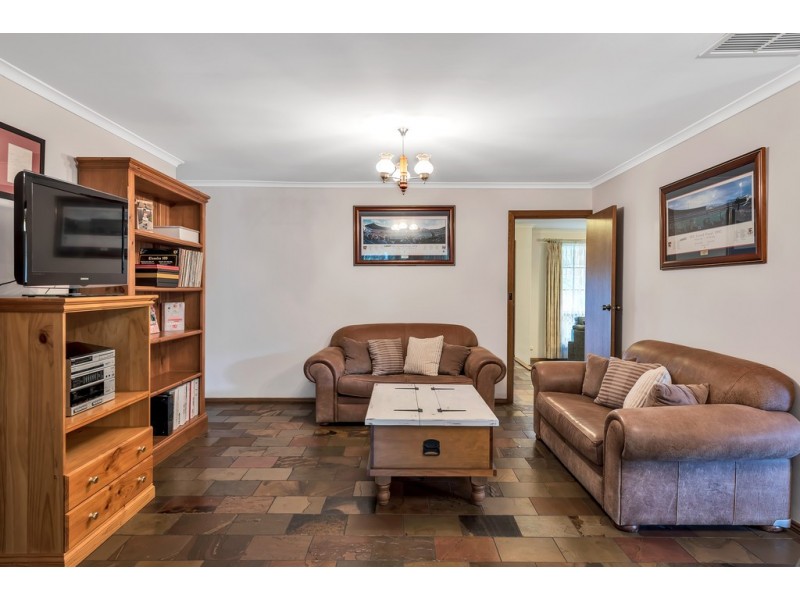 9 Banksia Road, Aberfoyle Park SA 5159