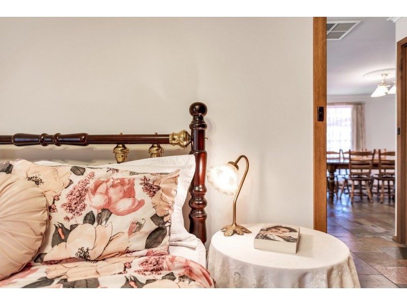 9 Banksia Road, Aberfoyle Park SA 5159