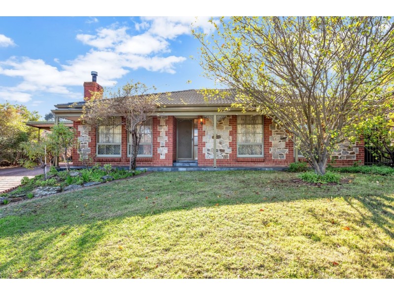 9 Banksia Road, Aberfoyle Park SA 5159