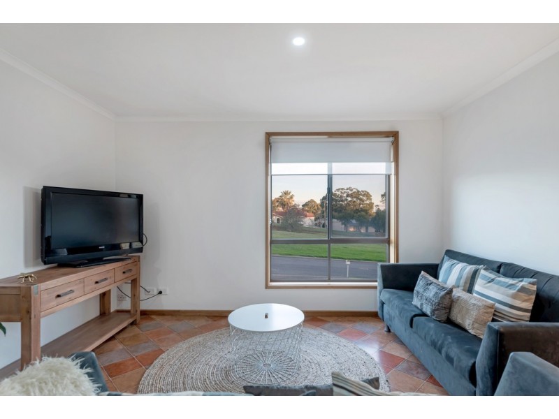 29 Magnolia Avenue, Happy Valley SA 5159