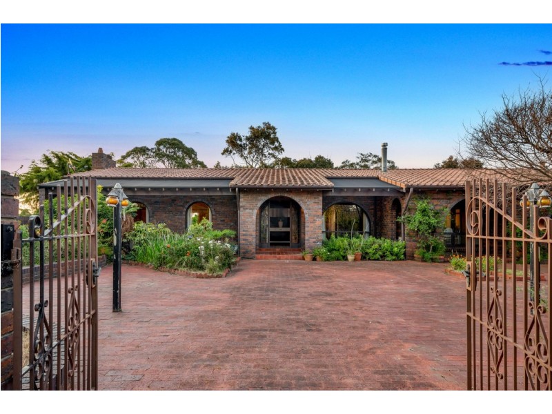 9 Regano Road, Flagstaff Hill SA 5159