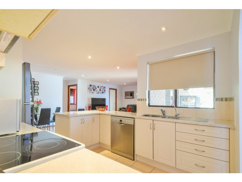 4 Lillian Street, Huntfield Heights SA 5163