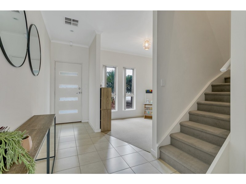 33 Limbert Avenue, Seacombe Gardens SA 5047