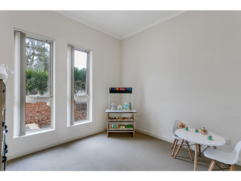 33 Limbert Avenue, Seacombe Gardens SA 5047