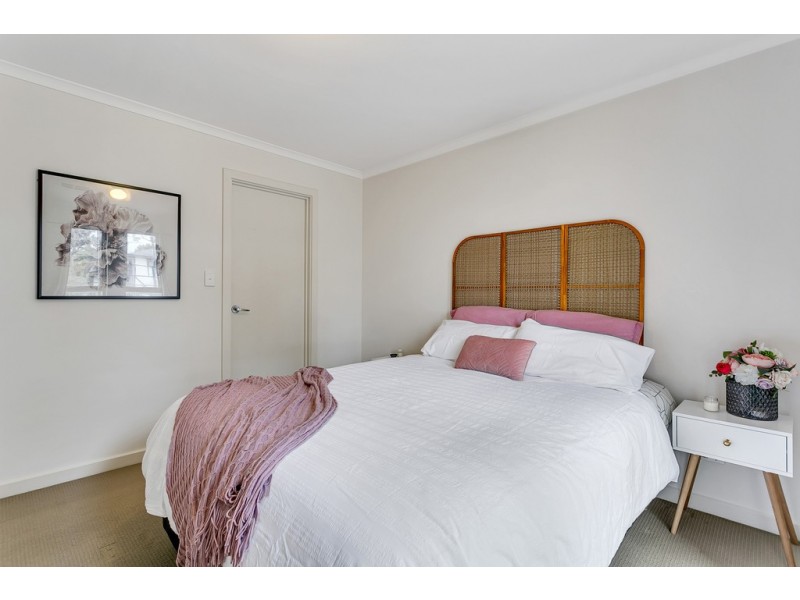 33 Limbert Avenue, Seacombe Gardens SA 5047