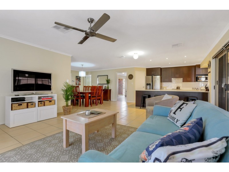 16 Albany Avenue, Port Noarlunga South SA 5167