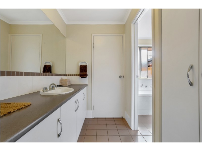 16 Albany Avenue, Port Noarlunga South SA 5167
