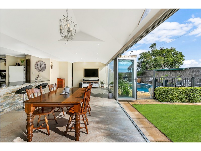 16 Lepena Crescent, Hallett Cove SA 5158