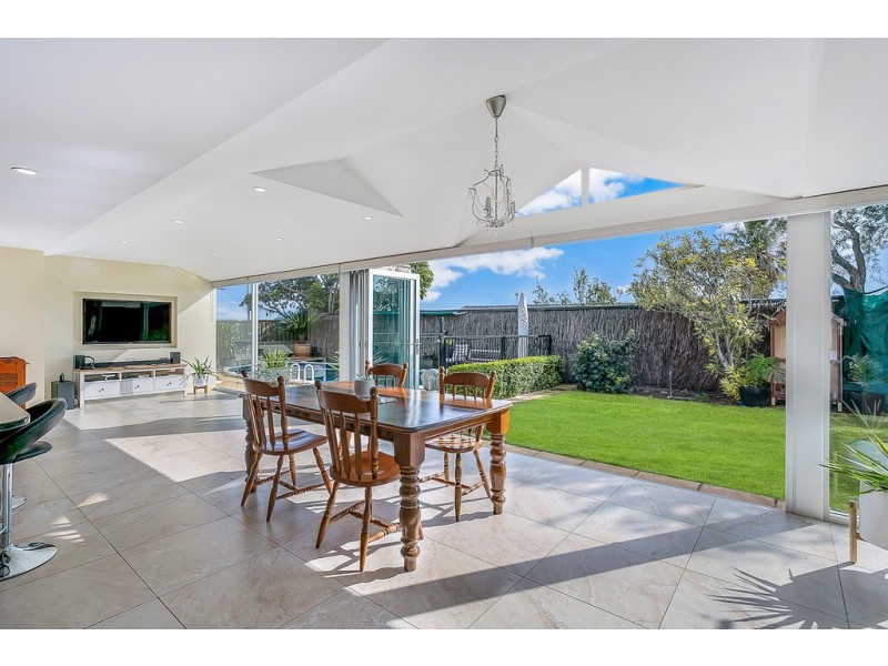16 Lepena Crescent, Hallett Cove SA 5158