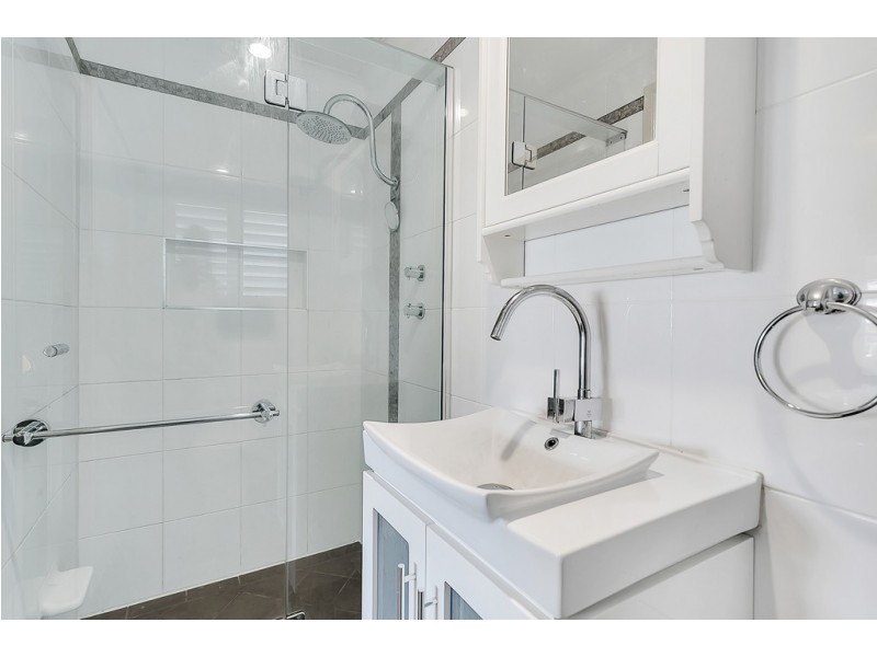 16 Lepena Crescent, Hallett Cove SA 5158